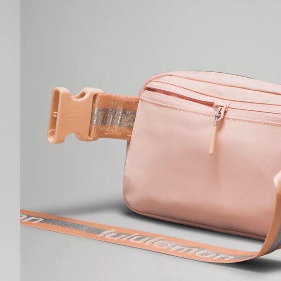 Lululemon belt bag - Picture 6 of 8